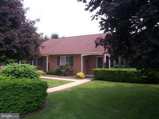 422 Southview Lane Lititz, PA 17543 - Photo 1 of 4 Gallery Image 1