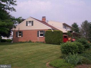 422 Southview Lane Lititz, PA 17543 - Photo 2 of 4 Gallery Image 2