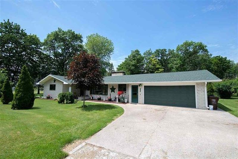 2420 Oak Lane Road Kawkawlin, MI 48631 - Photo 2 of 26