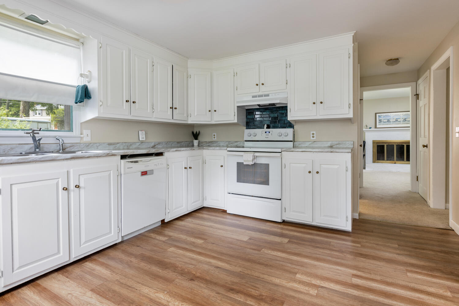 9 Deacon Road Yarmouth, ME 04096 - Photo 10 of 31 9 Deacon Rd Yarmouth ME 04096-large-010-