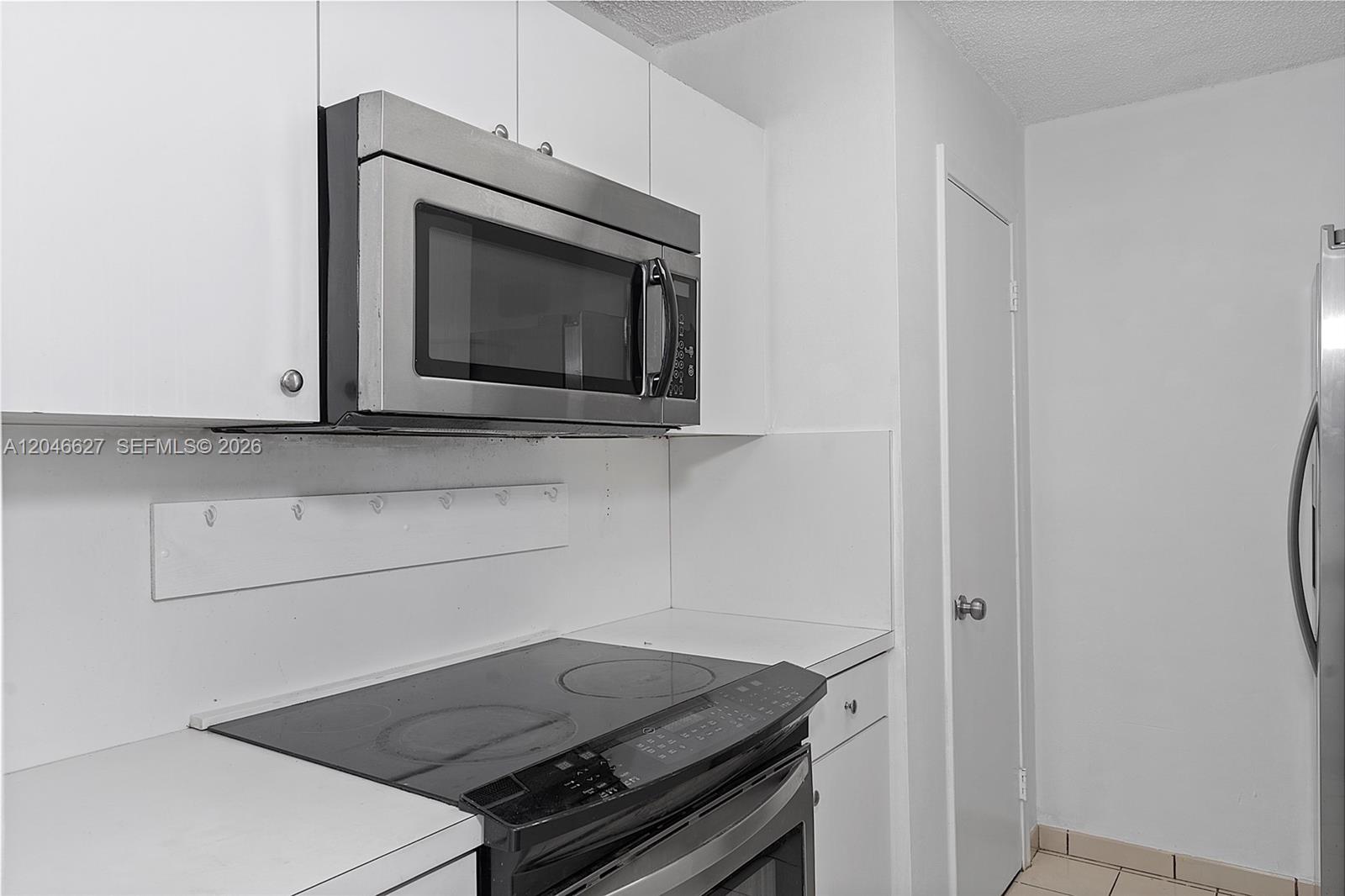 10112 Southwest 23rd Street Miami, FL 33165 - Photo 17 of 32