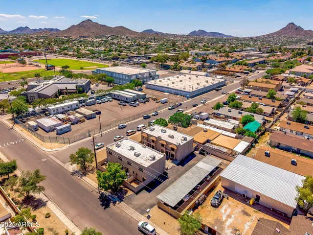 $900,000 | 3048 East Beck Lane, Phoenix, AZ 85032