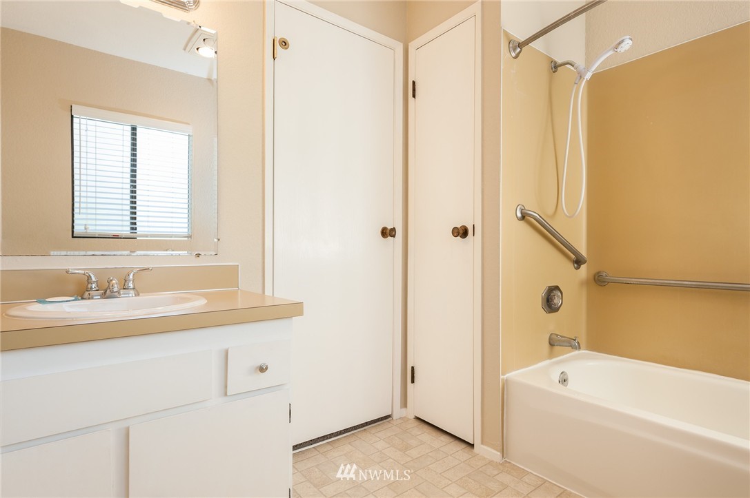 10123 Holman Road Northwest Seattle, WA 98177 - Photo 16 of 24 Gallery Image 16