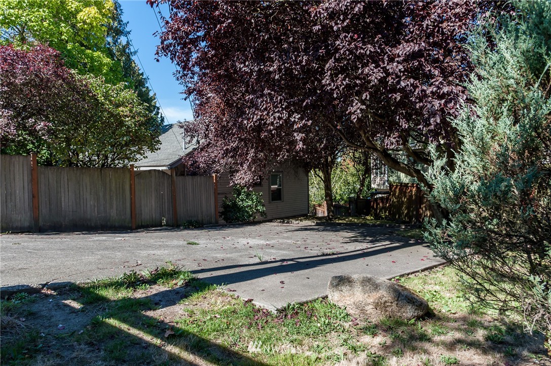 10123 Holman Road Northwest Seattle, WA 98177 - Photo 6 of 24 Gallery Image 6