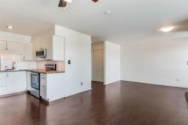$170,000 | 5902 Marvin Loving Drive, Unit 201, Garland, TX 75043