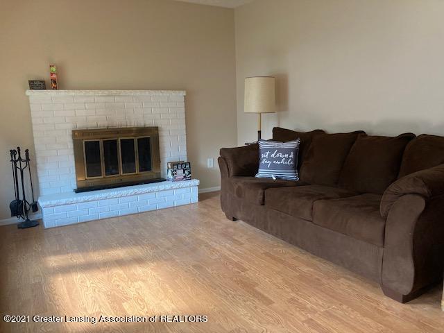 3038 Sunderland Road Lansing, MI 48911 - Photo 4 of 18 IMG_4887