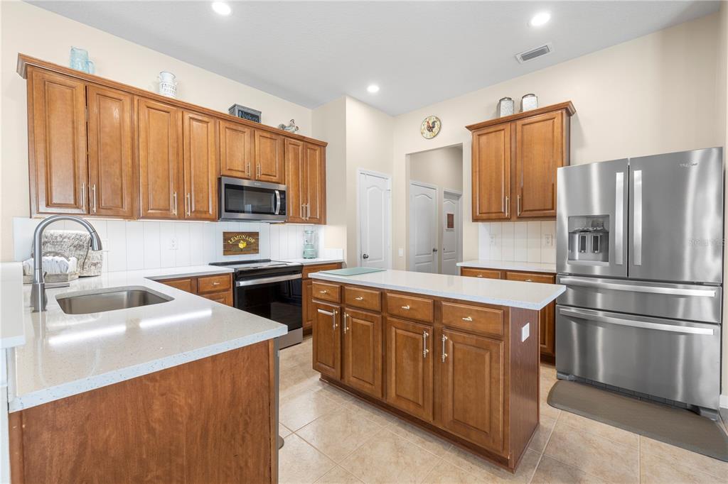 30404 Colthurst Street Wesley Chapel, FL 33545 - Photo 20 of 61