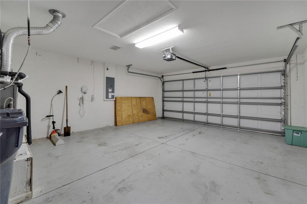 10229 Avelar Ridge Drive Riverview, FL 33578 - Photo 27 of 39 a view of a garage