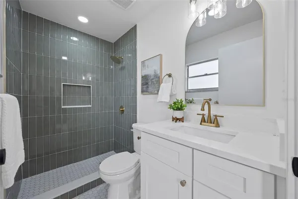 $460,000 | 6803 123rd Avenue, Largo, FL 33773