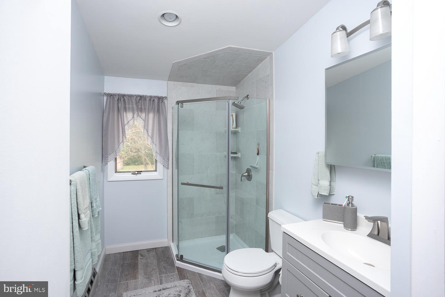 561 Flock Road Hamilton, NJ 08690 - Photo 28 of 35 Master Bath