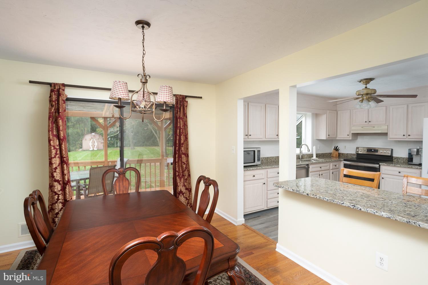 561 Flock Road Hamilton, NJ 08690 - Photo 9 of 35 Dining room