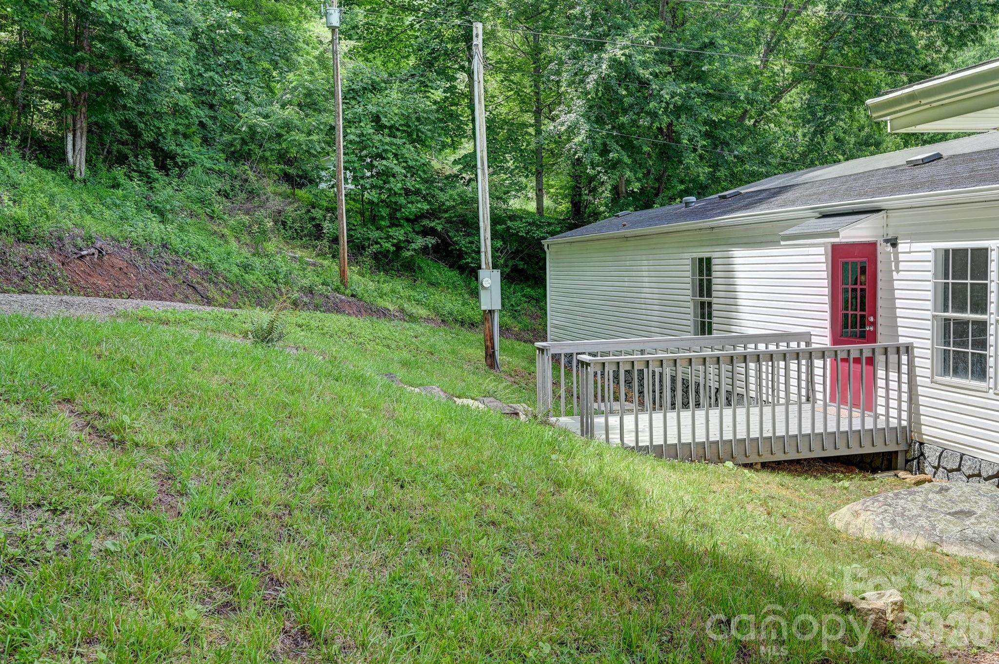 1191 Fisher Branch Road Marshall, NC 28753 - Photo 17 of 37