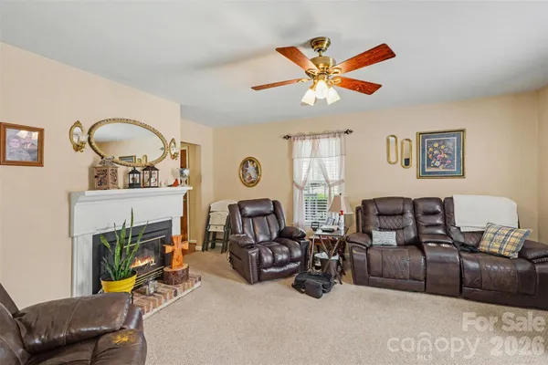 $400,000 | 300 South Broome Street, Waxhaw, NC 28173