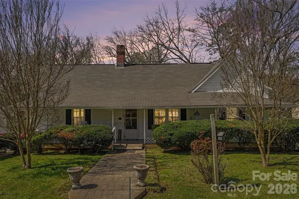 $400,000 | 300 South Broome Street, Waxhaw, NC 28173