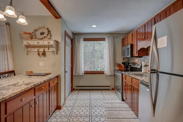 $2,500 | 1 Whispering Brook Road, Unit 1, Glen, NH 03838