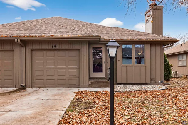 $179,900 | 741 Southwest Mifflin Road, Topeka, KS 66606