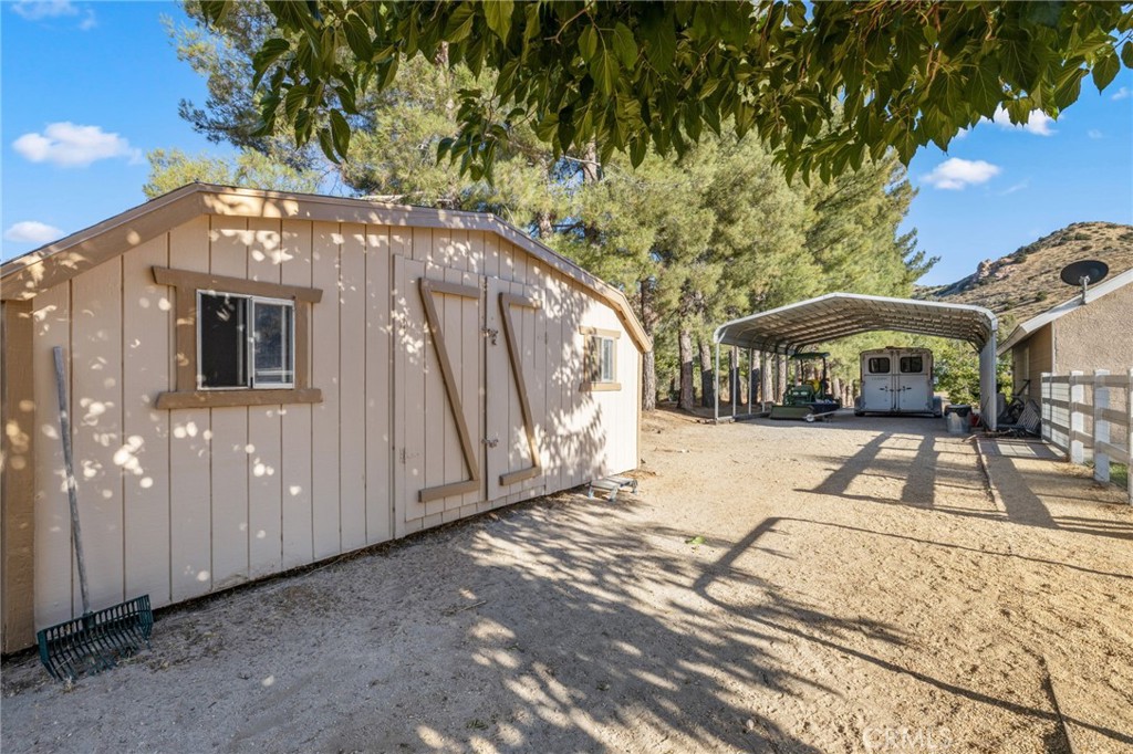 31735 Indian Oak Road Acton, CA 93510 - Photo 37 of 46