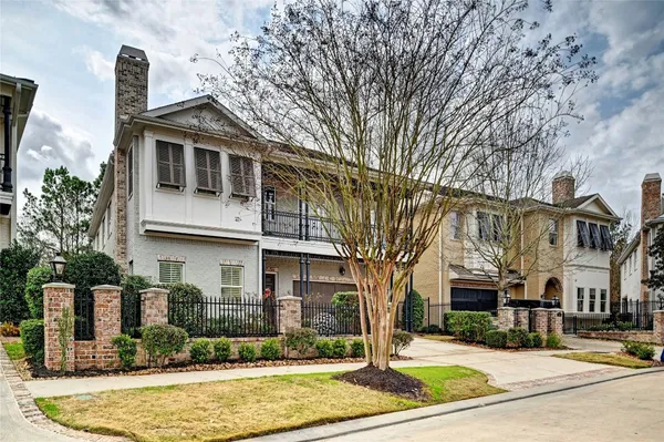$1,000,000 | 188 McGoey Circle, The Woodlands, TX 77384