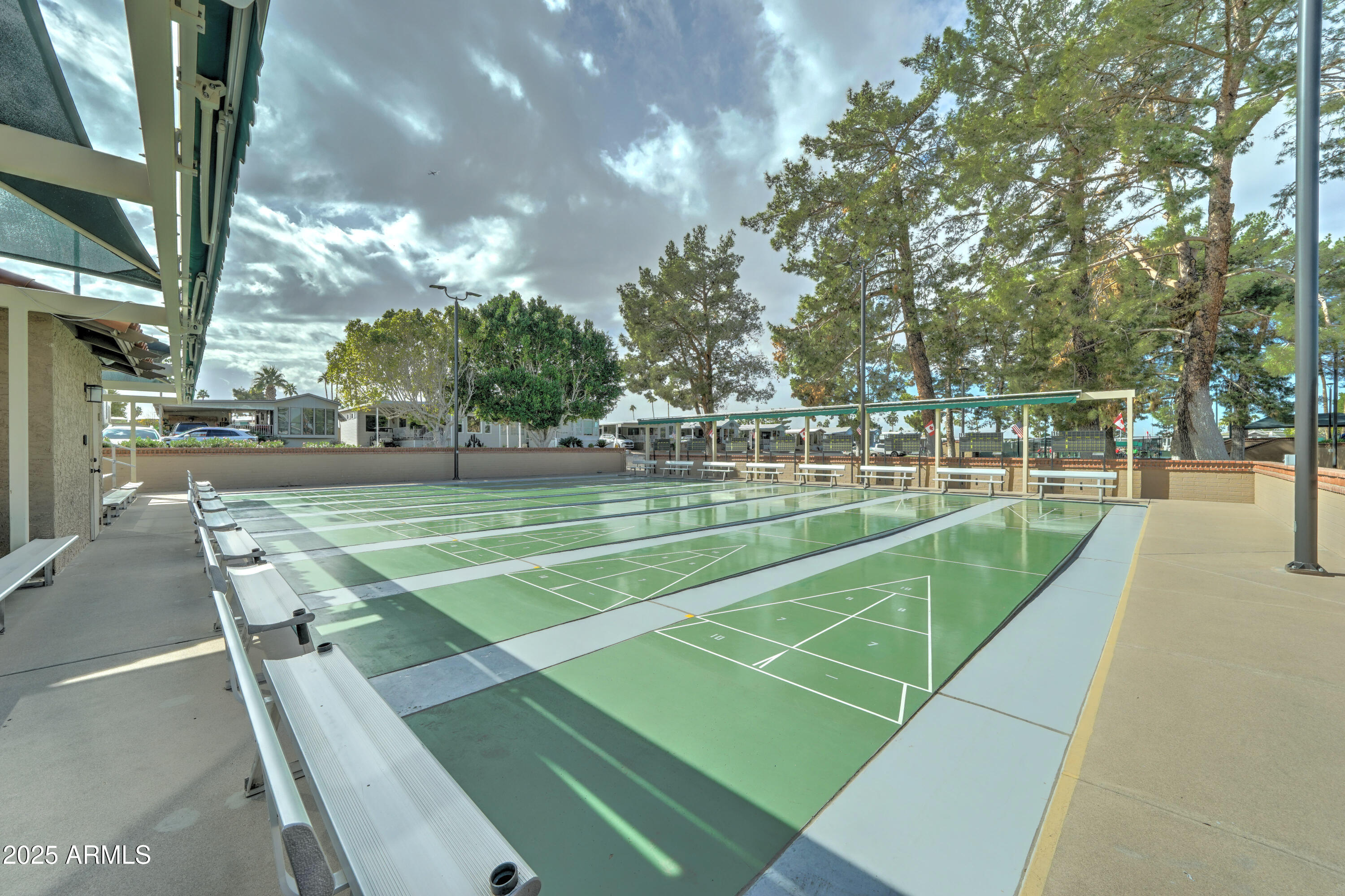 111 South Greenfield Road, Unit 633 Mesa, AZ 85206 - Photo 27 of 32 a view of a tennis court