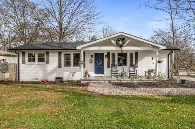 $276,900 | 1099 South Academy St Extension, Williamston, SC 29697