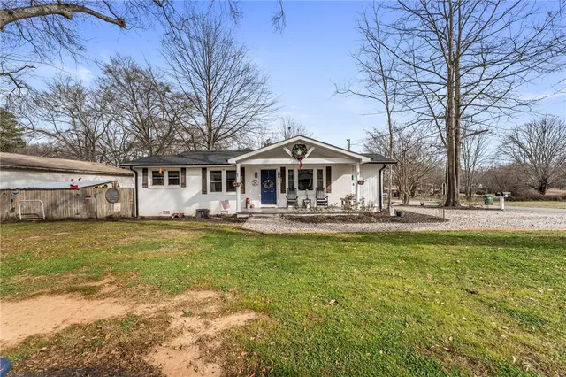 $276,900 | 1099 South Academy St Extension, Williamston, SC 29697