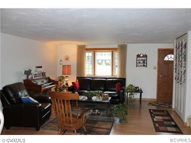9402 Becton Road Glen Allen, VA 23060 - Photo 3 of 18 Gallery Image 3
