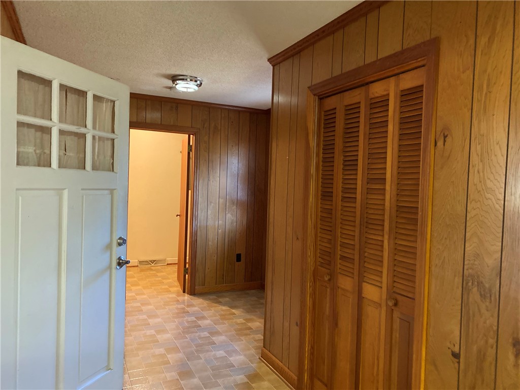 1640 Davis Creek Road Seneca, SC 29678 - Photo 13 of 46 Gallery Image 13