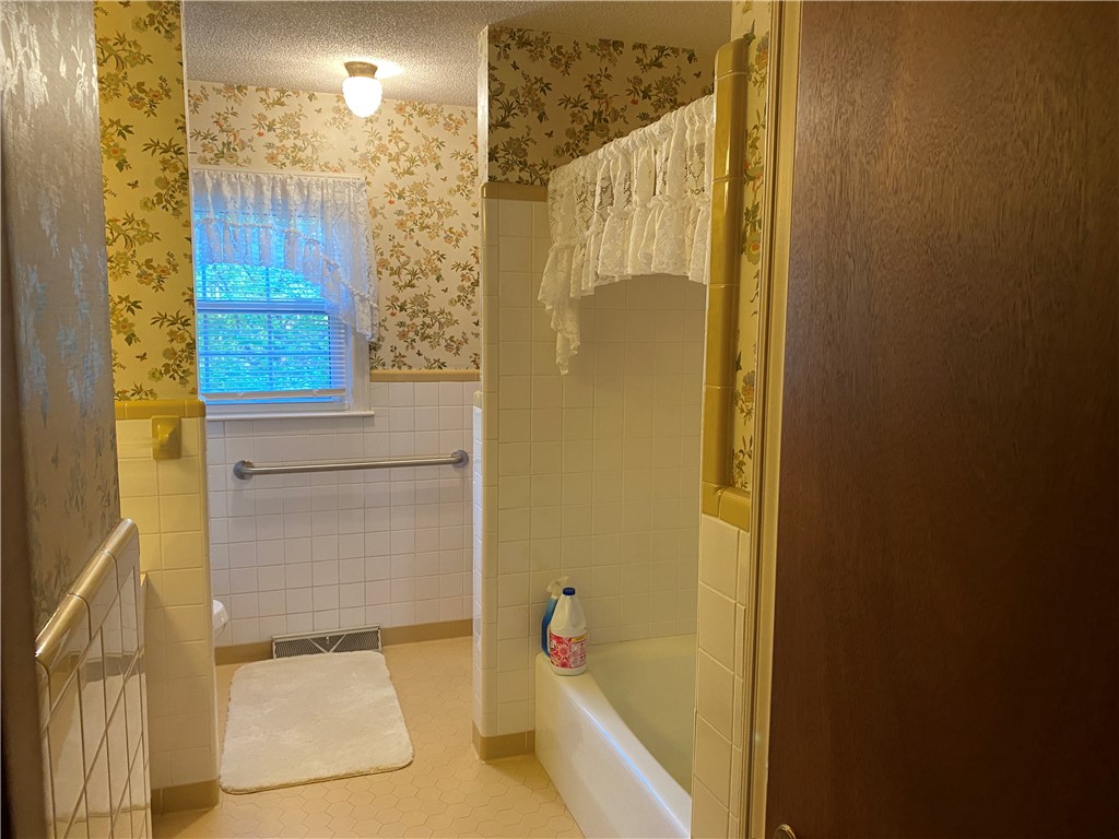 1640 Davis Creek Road Seneca, SC 29678 - Photo 33 of 46 Gallery Image 33