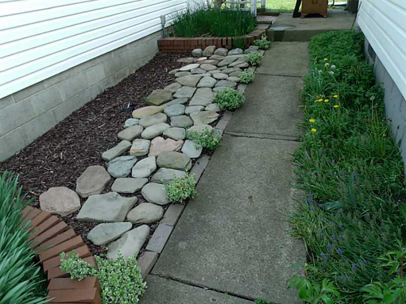 342 Oak Road Gibsonia, PA 15044 - Photo 14 of 22 Yard/Garden. ROCK GARDEN