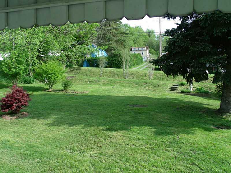 342 Oak Road Gibsonia, PA 15044 - Photo 15 of 22 Yard/Garden.