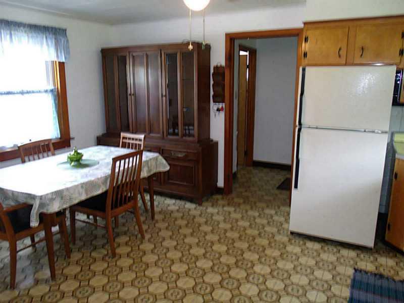 342 Oak Road Gibsonia, PA 15044 - Photo 3 of 22 Kitchen.