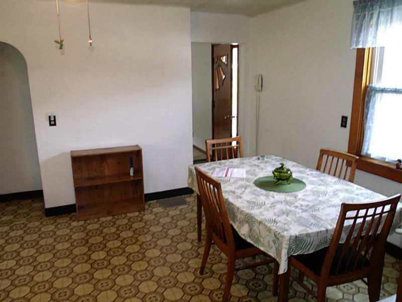 342 Oak Road Gibsonia, PA 15044 - Photo 4 of 22 Kitchen.