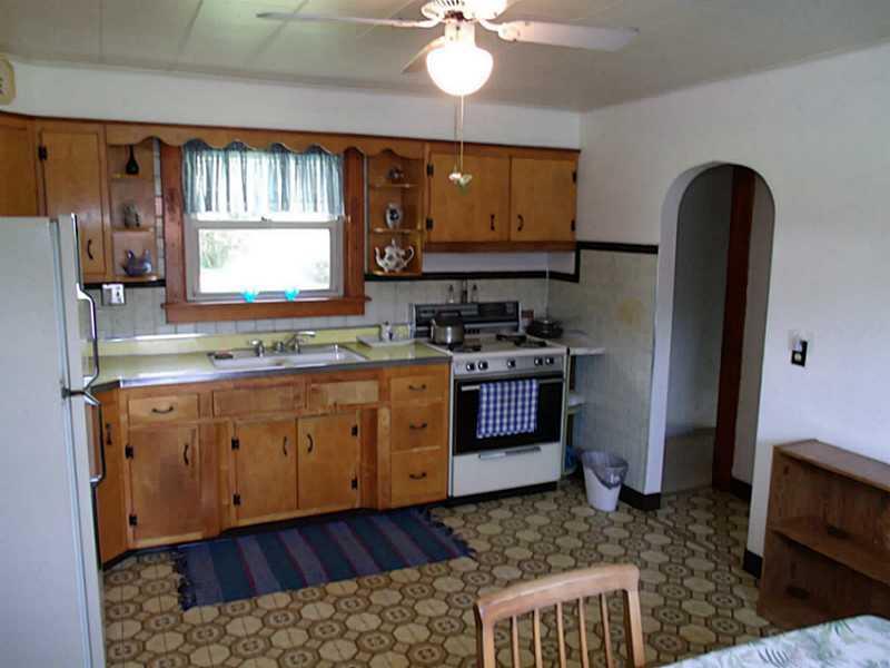 342 Oak Road Gibsonia, PA 15044 - Photo 6 of 22 Kitchen.