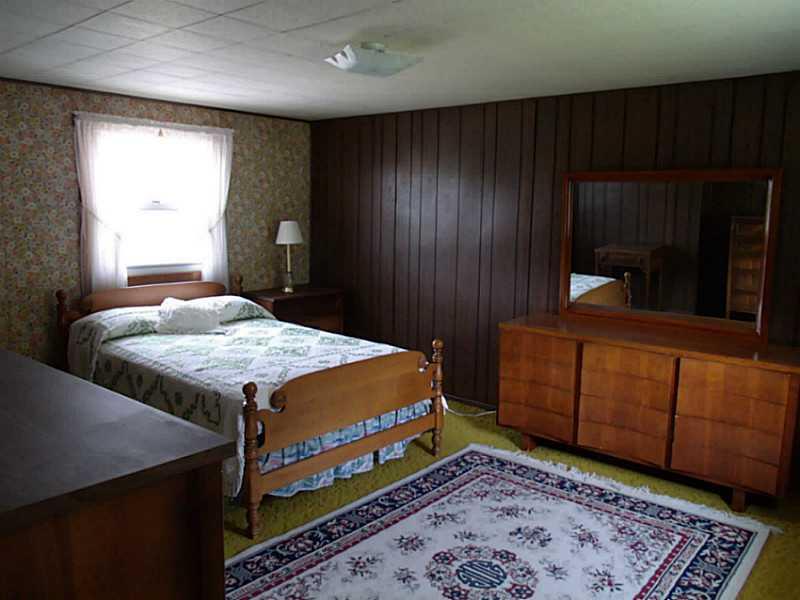 342 Oak Road Gibsonia, PA 15044 - Photo 8 of 22 Bedroom.