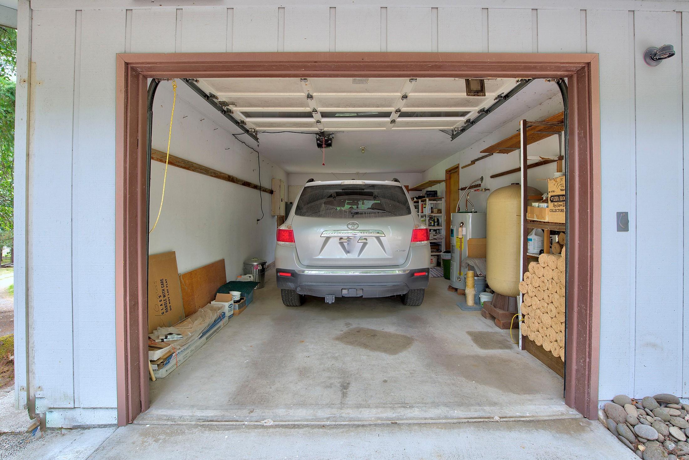 8417 Lower River Road Grants Pass, OR 97526 - Photo 13 of 29 Garage