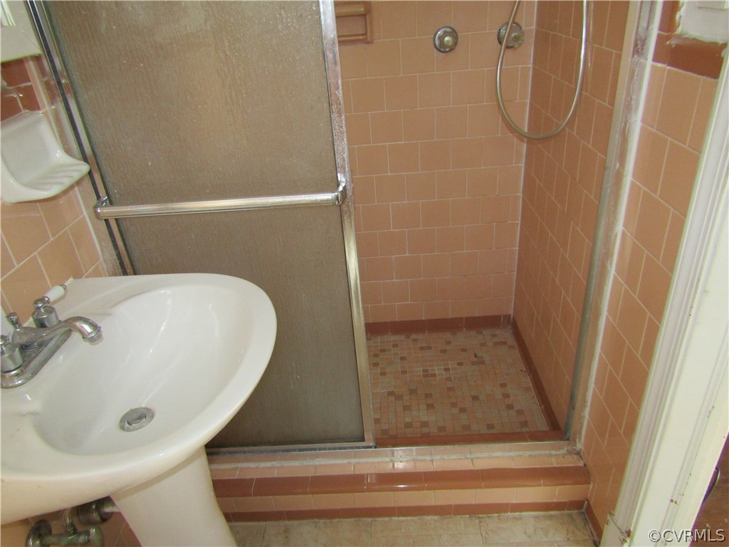 5450 Catterick Road North Chesterfield, VA 23234 - Photo 19 of 29 a bathroom with a sink