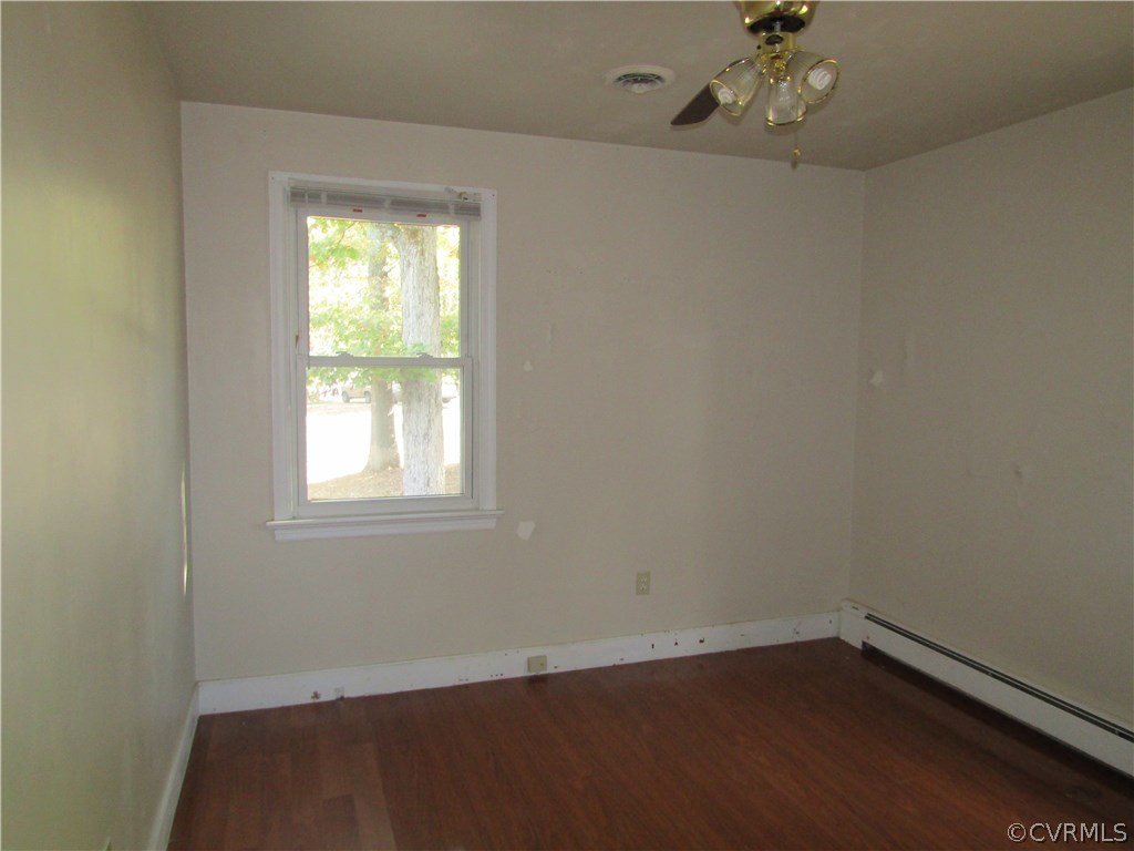 5450 Catterick Road North Chesterfield, VA 23234 - Photo 20 of 29 an empty room with a window
