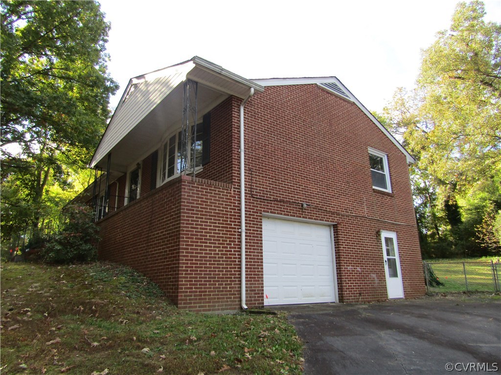 5450 Catterick Road North Chesterfield, VA 23234 - Photo 3 of 29 a front view of house with yard