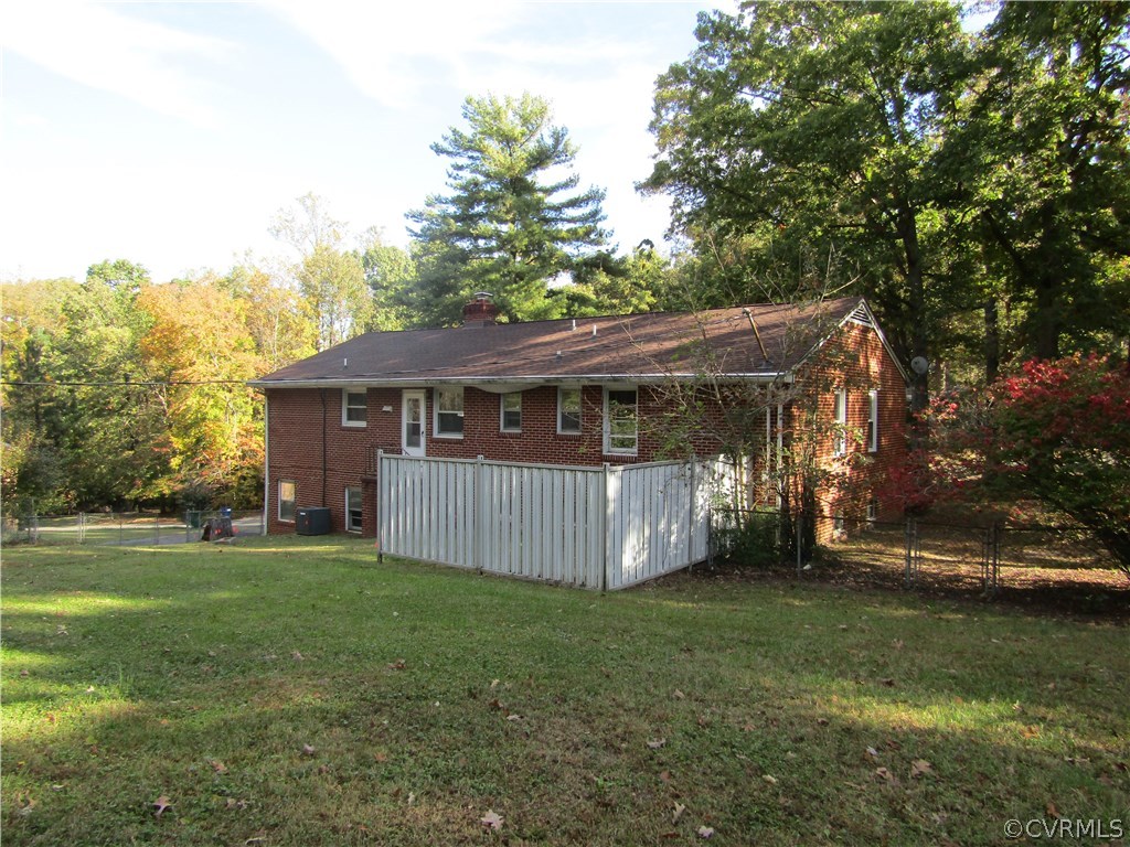 5450 Catterick Road North Chesterfield, VA 23234 - Photo 5 of 29 a view of a house with a yard