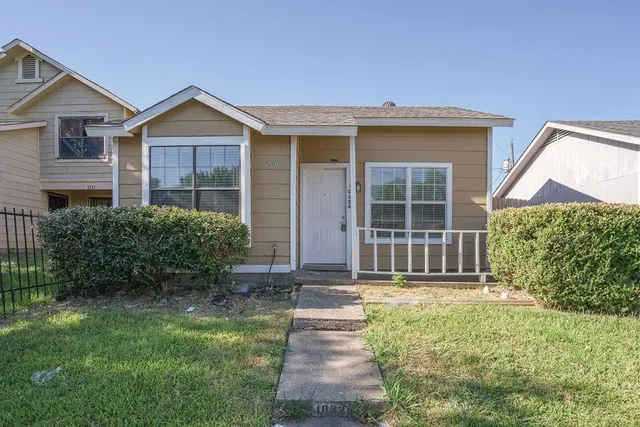 $1,495 | 10328 Chelmsford Drive, Dallas, TX 75217