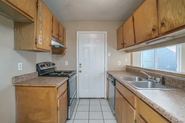 $1,495 | 10328 Chelmsford Drive, Dallas, TX 75217