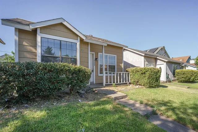 $1,495 | 10328 Chelmsford Drive, Dallas, TX 75217