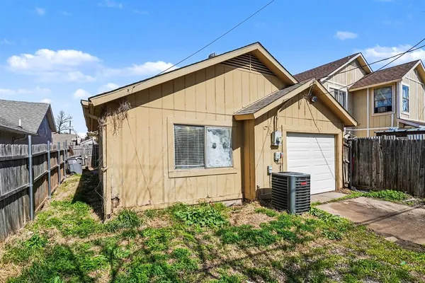 $1,450 | 10328 Chelmsford Drive, Dallas, TX 75217