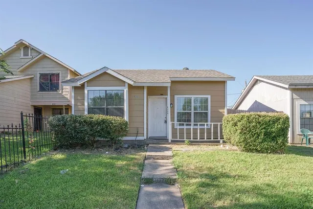 $1,495 | 10328 Chelmsford Drive, Dallas, TX 75217