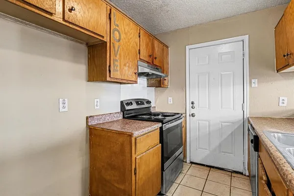 $1,450 | 10328 Chelmsford Drive, Dallas, TX 75217