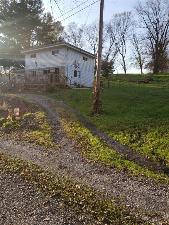407 Orris Road Tarentum, PA 15084 - Photo 8 of 22 Gallery Image 8