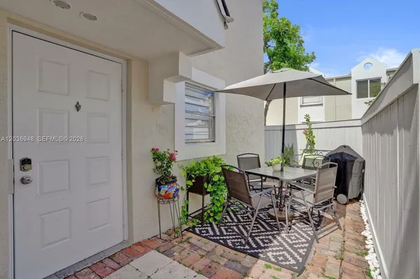 $525,000 | 4555 Southwest 68th Ct Circle, Unit 111, Miami, FL 33155