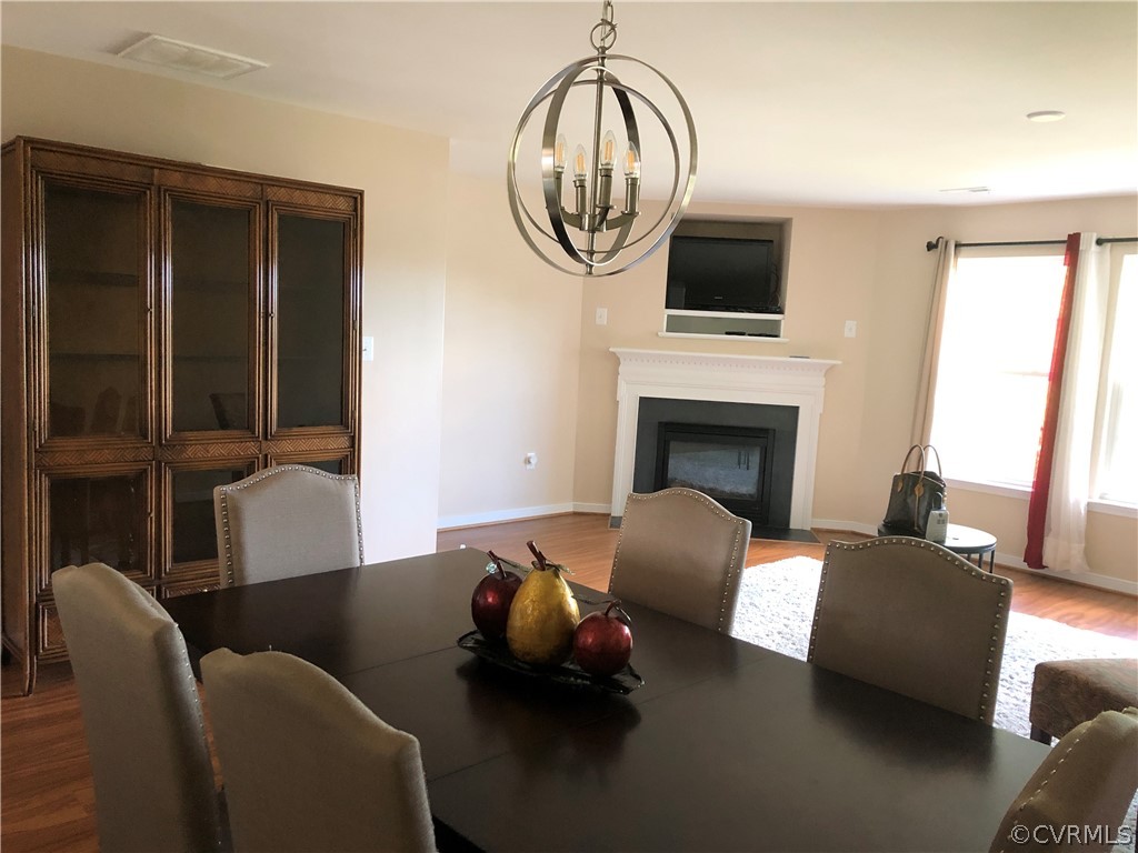 537 Ridgemoor Place Midlothian, VA 23114 - Photo 8 of 17 Dining Area