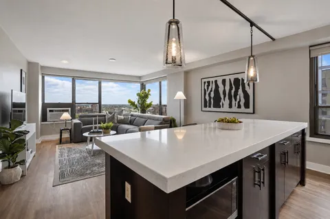 $425,000 | 2930 North Sheridan Road, Unit 2006, Chicago, IL 60657
