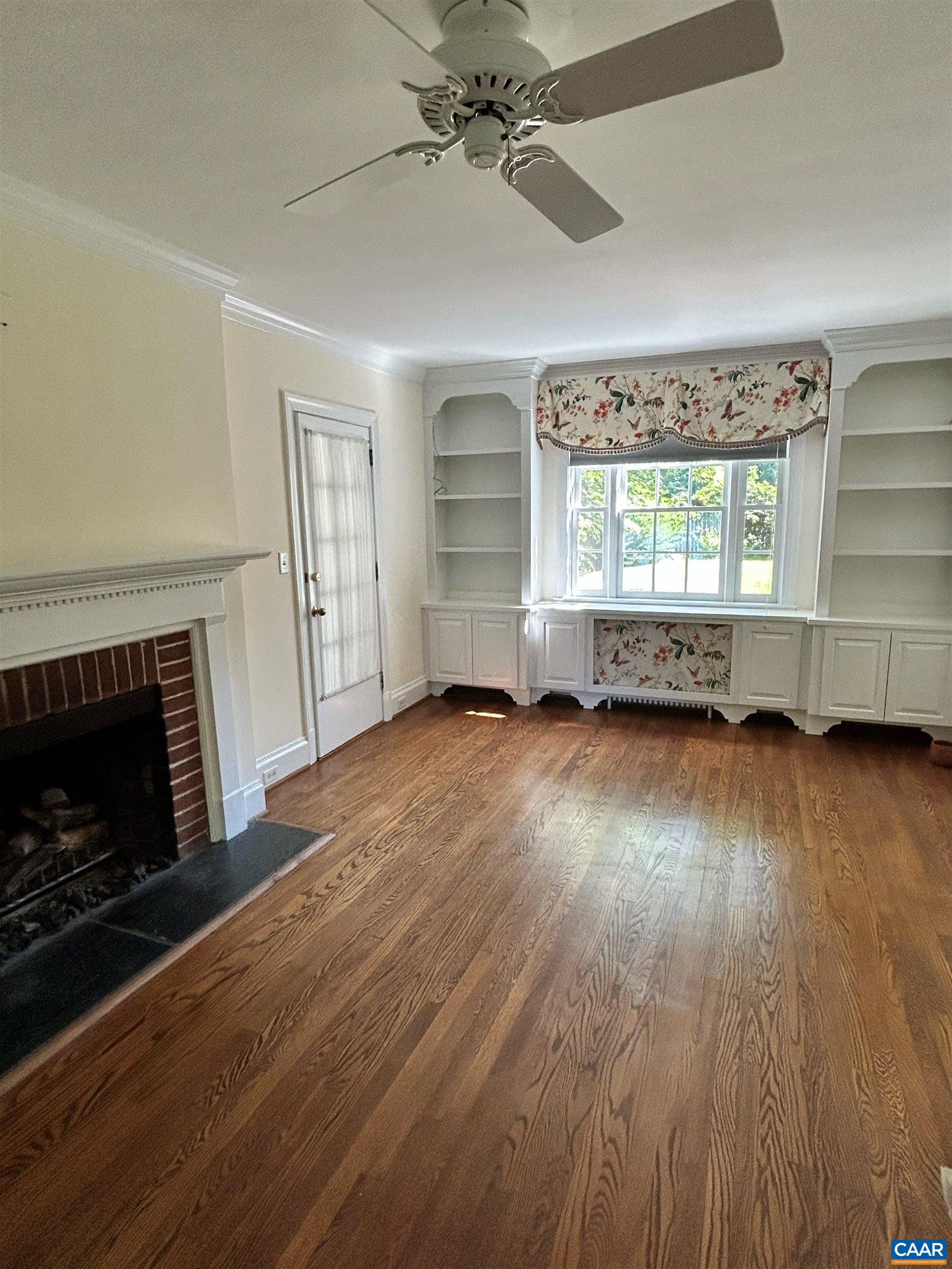 1618 Oxford Road Charlottesville, VA 22903 - Photo 19 of 36 Living Room Area